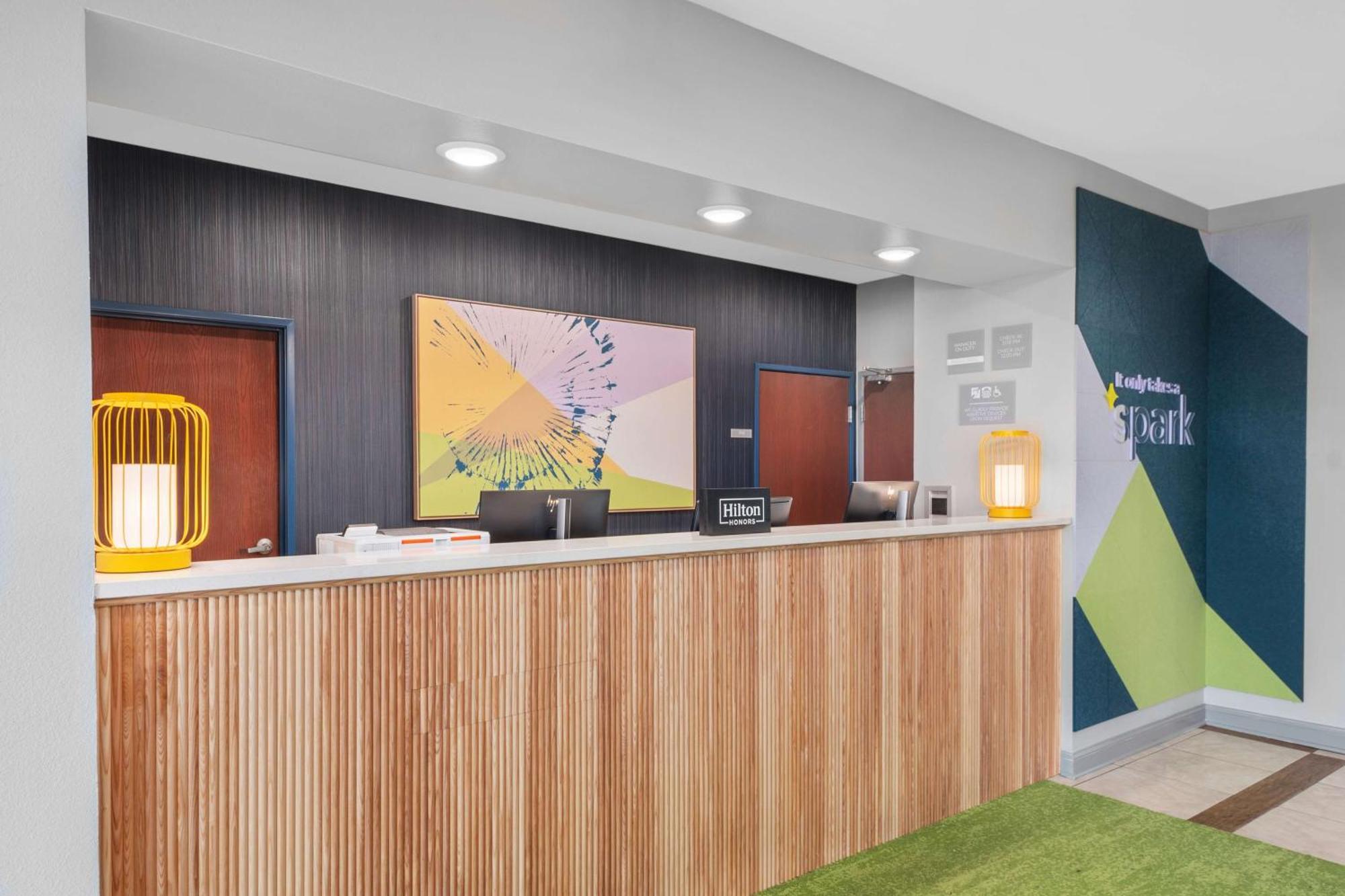 Spark By Hilton Minot Ngoại thất bức ảnh